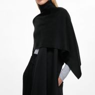 COS -roll-neck-scarf-in-black-on-the-shoulder